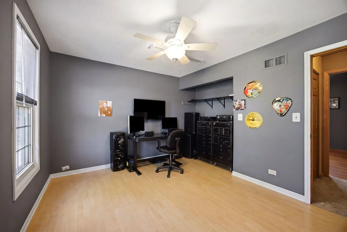 Photo of 702 Hickory Lane