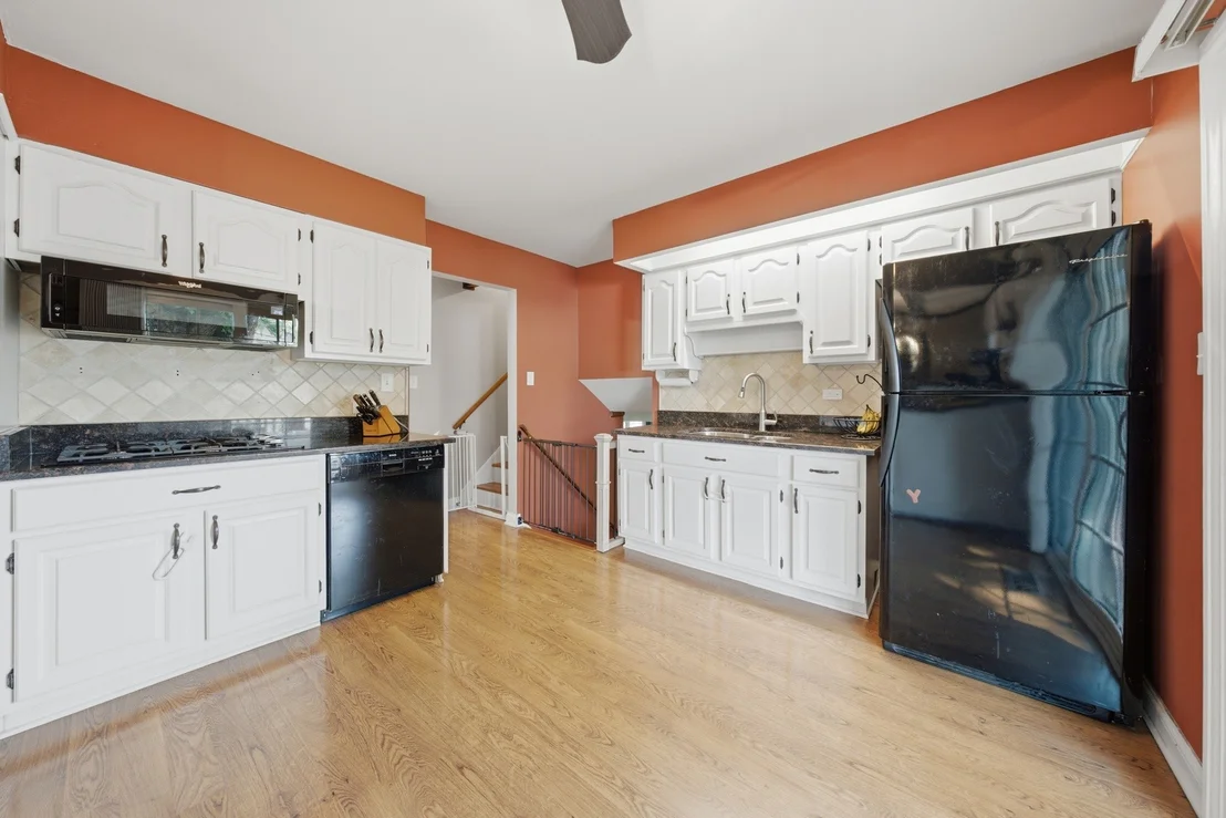 Photo of 15124 Hillside Avenue