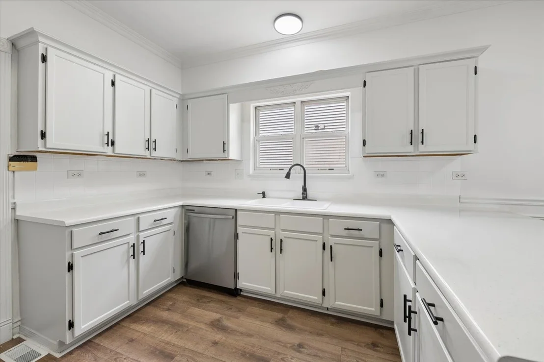 Photo of 415 Juniper Drive
