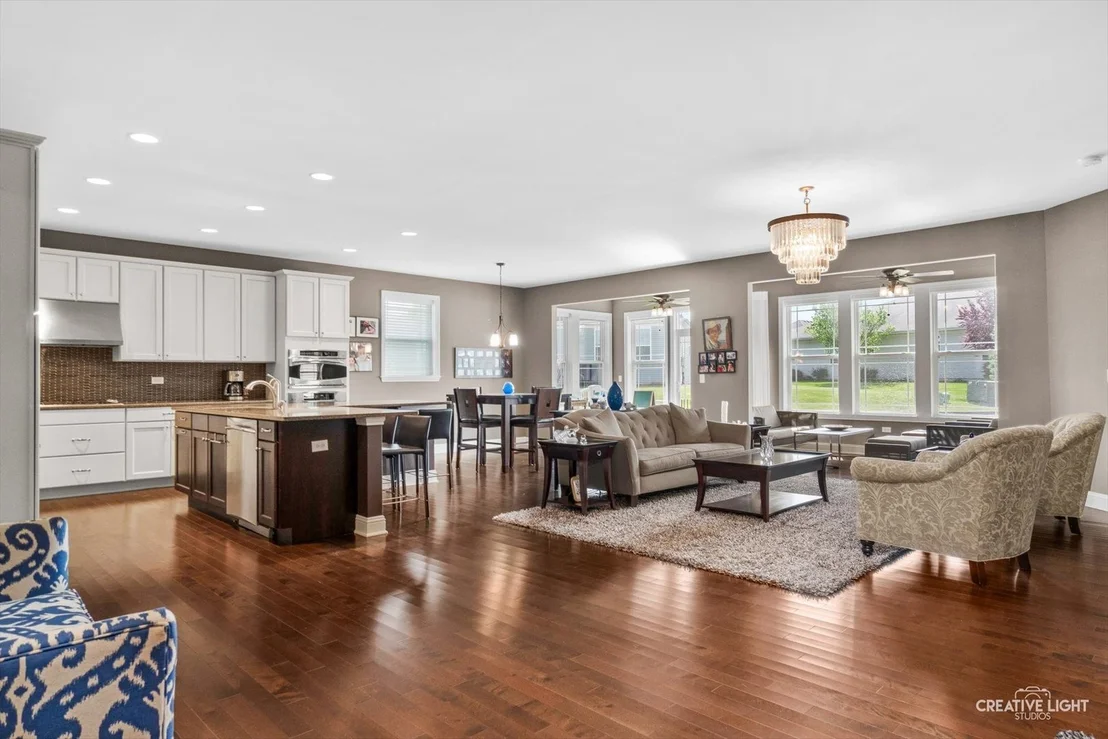 Photo of 2832 Chevy Chase Lane