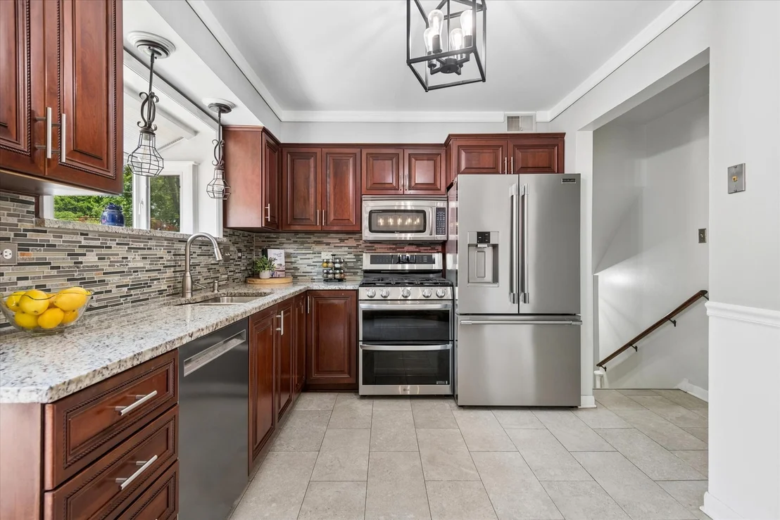 Photo of 1041 Longmeadow Drive