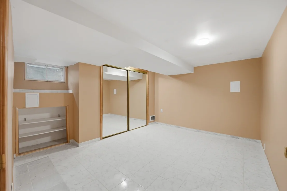 Photo of 306 W Lonnquist Boulevard