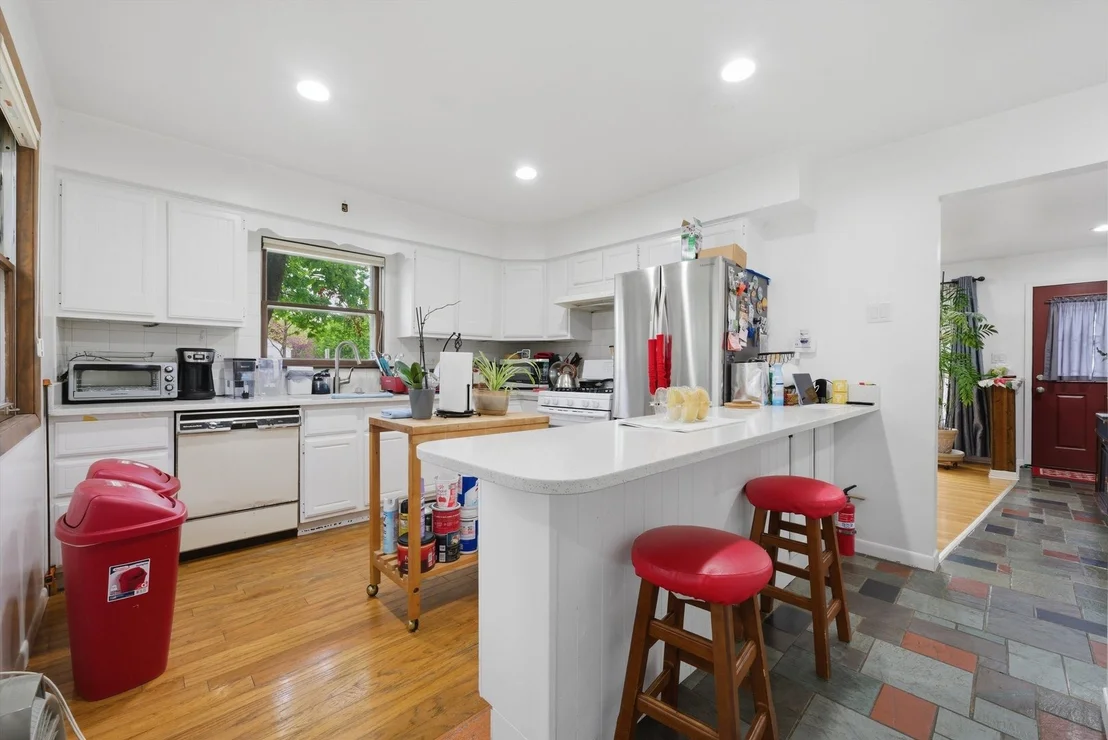 Photo of 1 N EDWARD Street