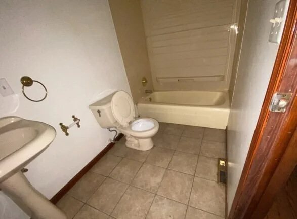 Photo of 13090 River Road