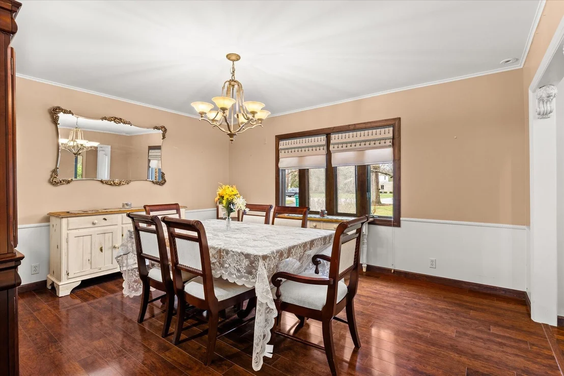 Photo of 1015 N Lowden Road
