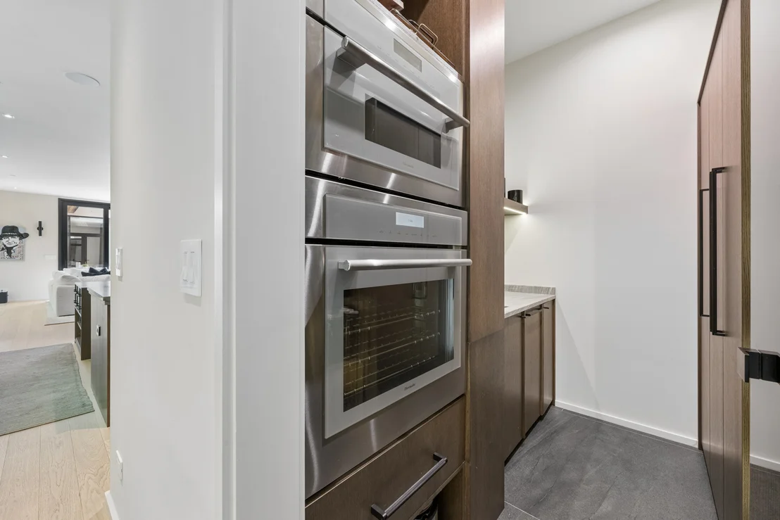 Photo of 921 Sheridan Road