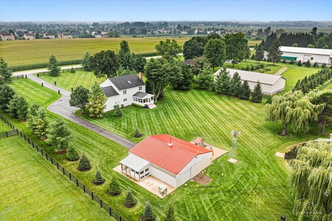 Photo of 2S976 Deerpath Road