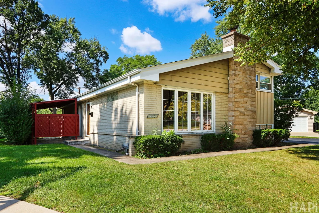 Photo of 412 Warren Road