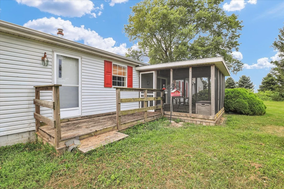 Photo of 425 County Road 1575 E