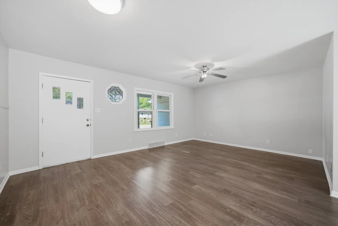 Photo of 34925 N Decorah Avenue