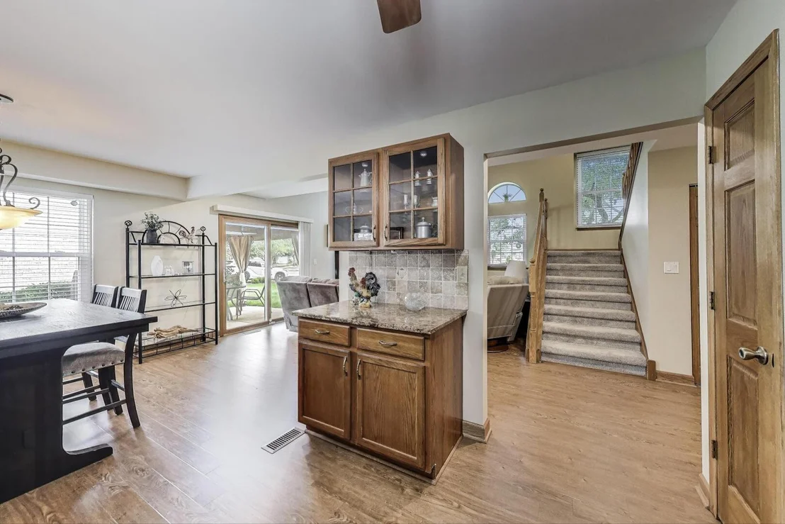 Photo of 659 N Meadows Boulevard N