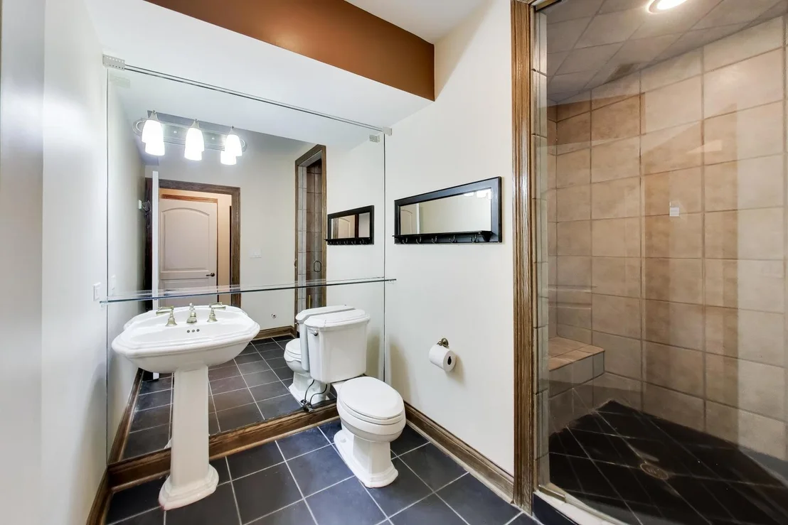 Photo of 1106 Astor Place
