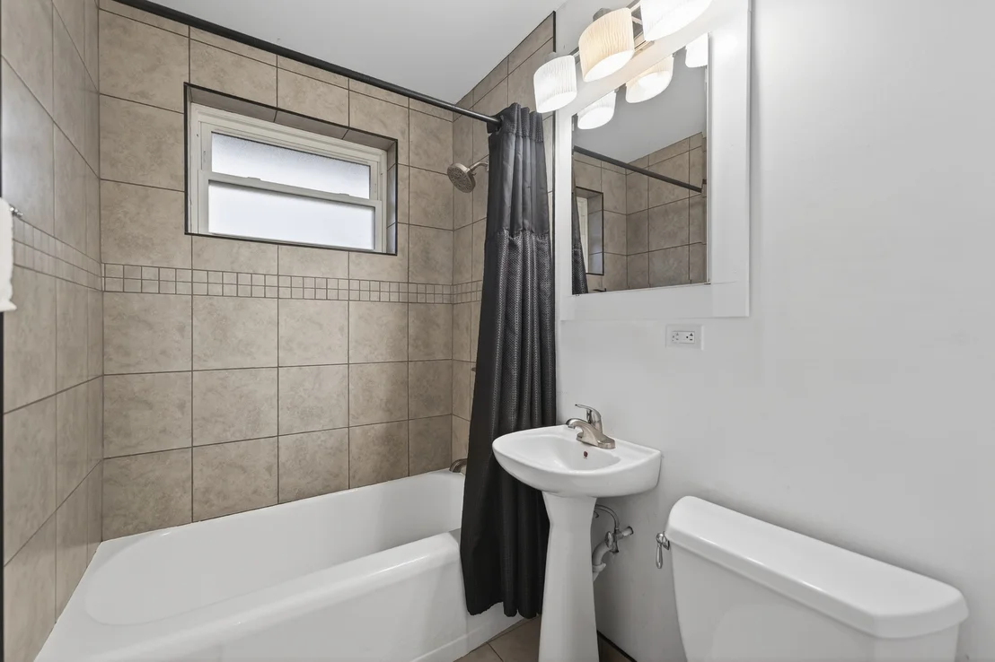 Photo of 1164 W Grant Drive