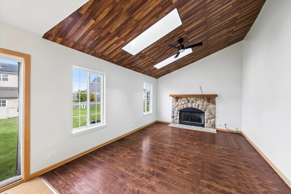 Photo of 7805 MOSSHEATHER Drive