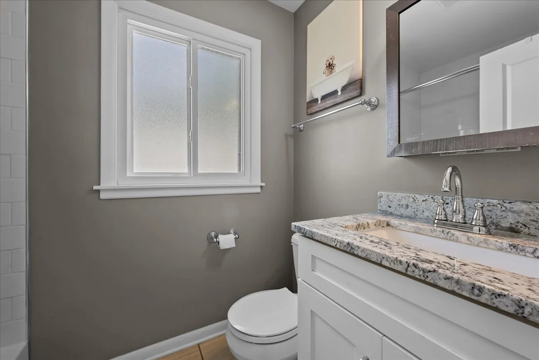Photo of 1042 Gordon Terrace