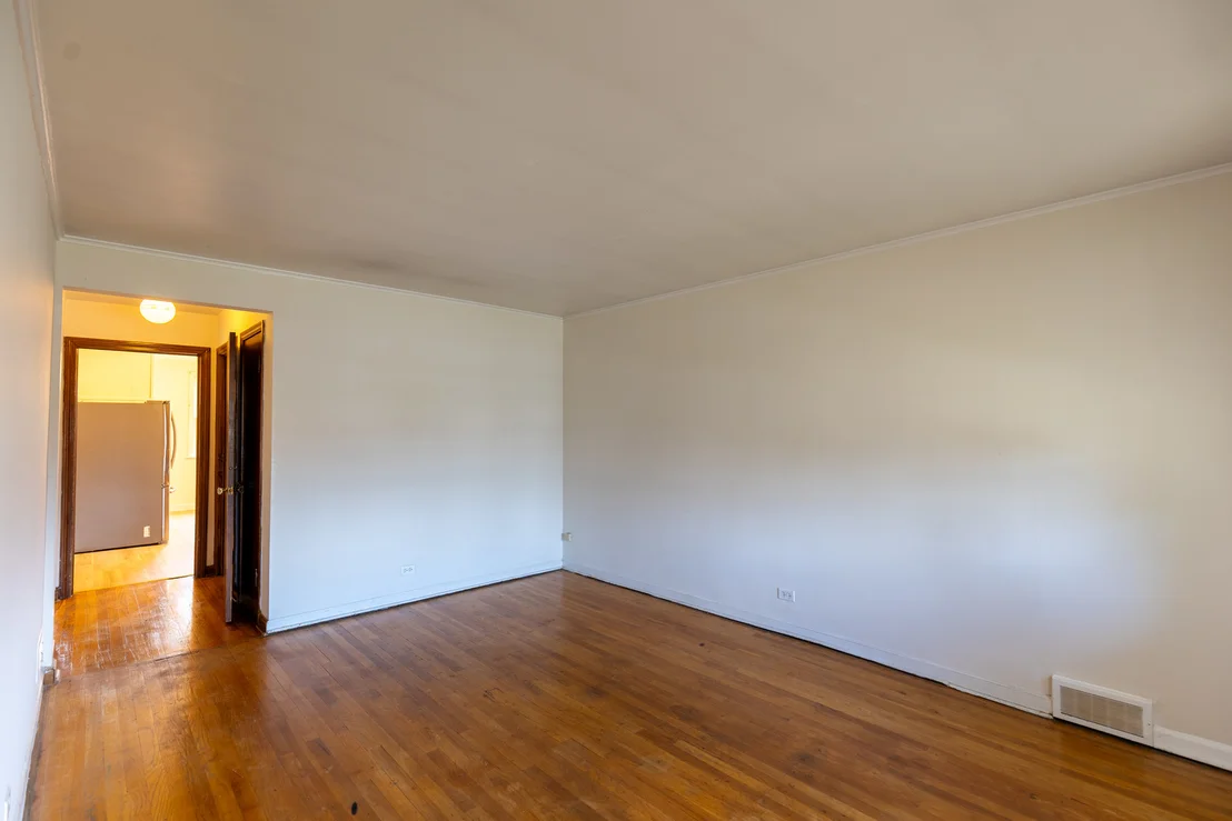 Photo of 2433 S Keystone Avenue