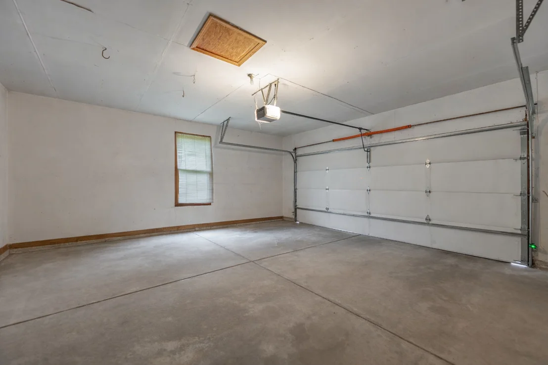 Photo of 1122 Creekside Drive