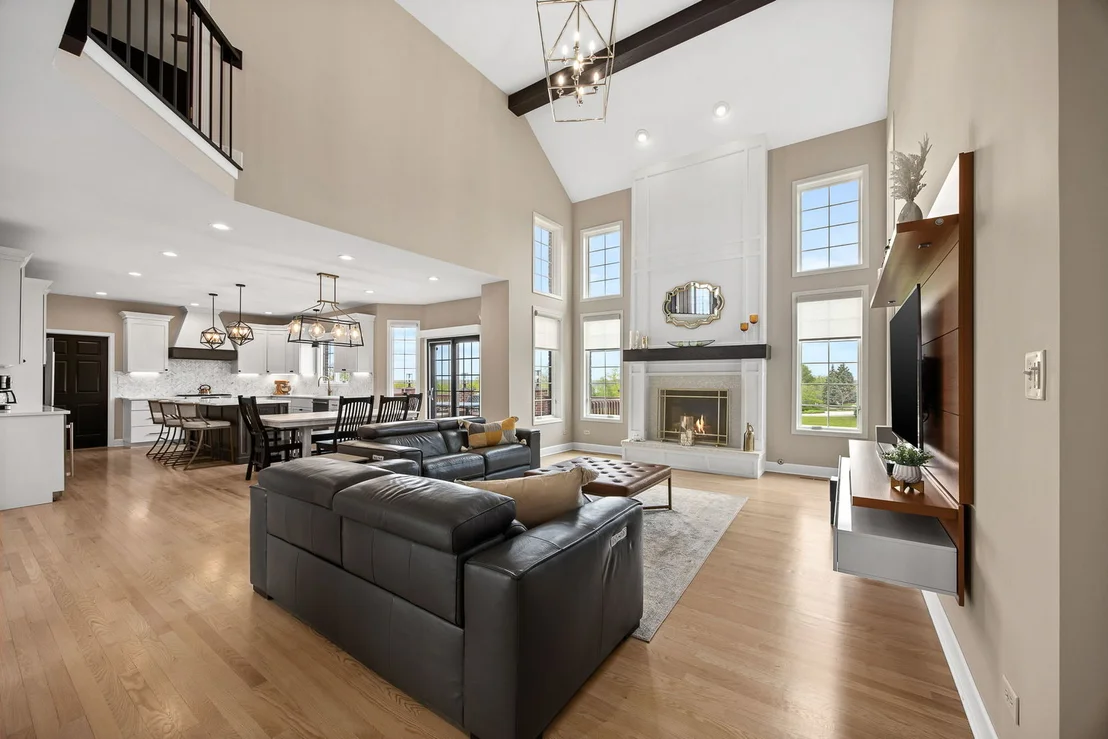 Photo of 1045 Hilltop Drive