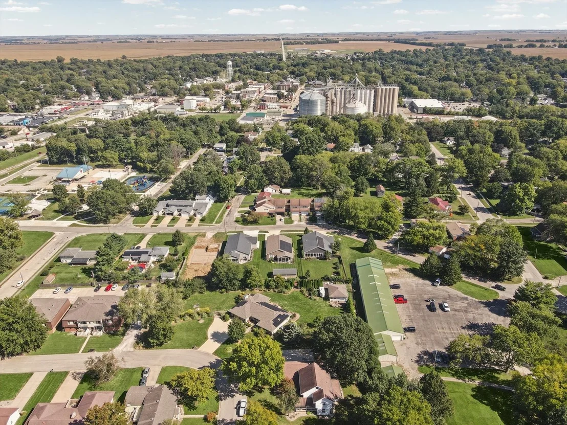 Photo of 703 Surrey Road