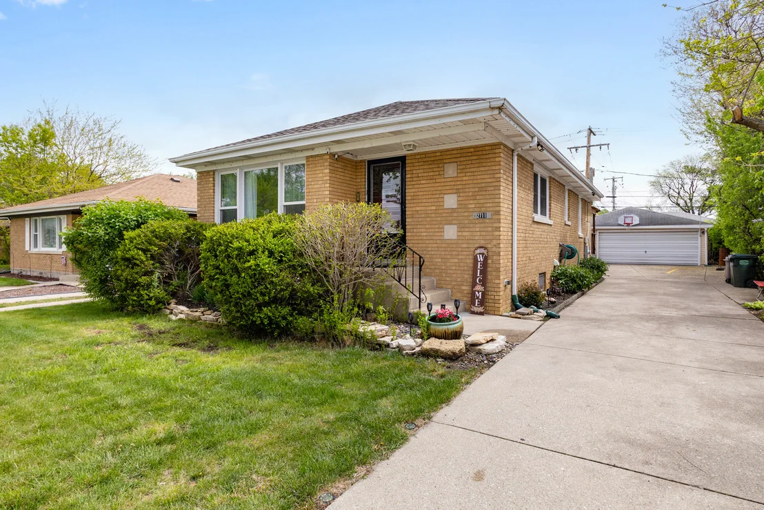 Photo of 2711 Maple Avenue