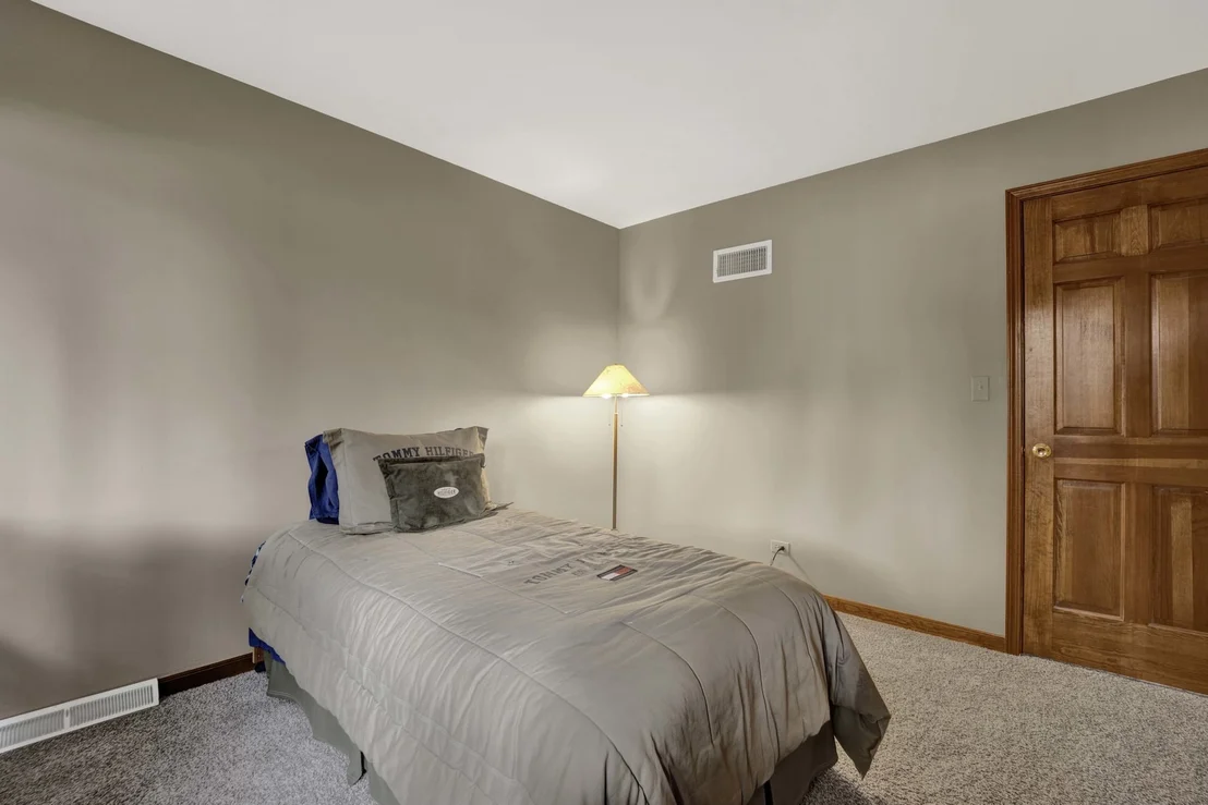 Photo of 18W724 20th Place
