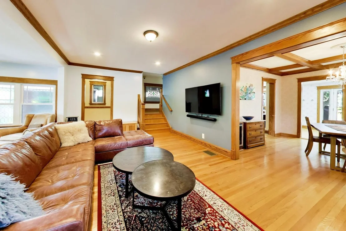 Photo of 1504 W Juneway Terrace