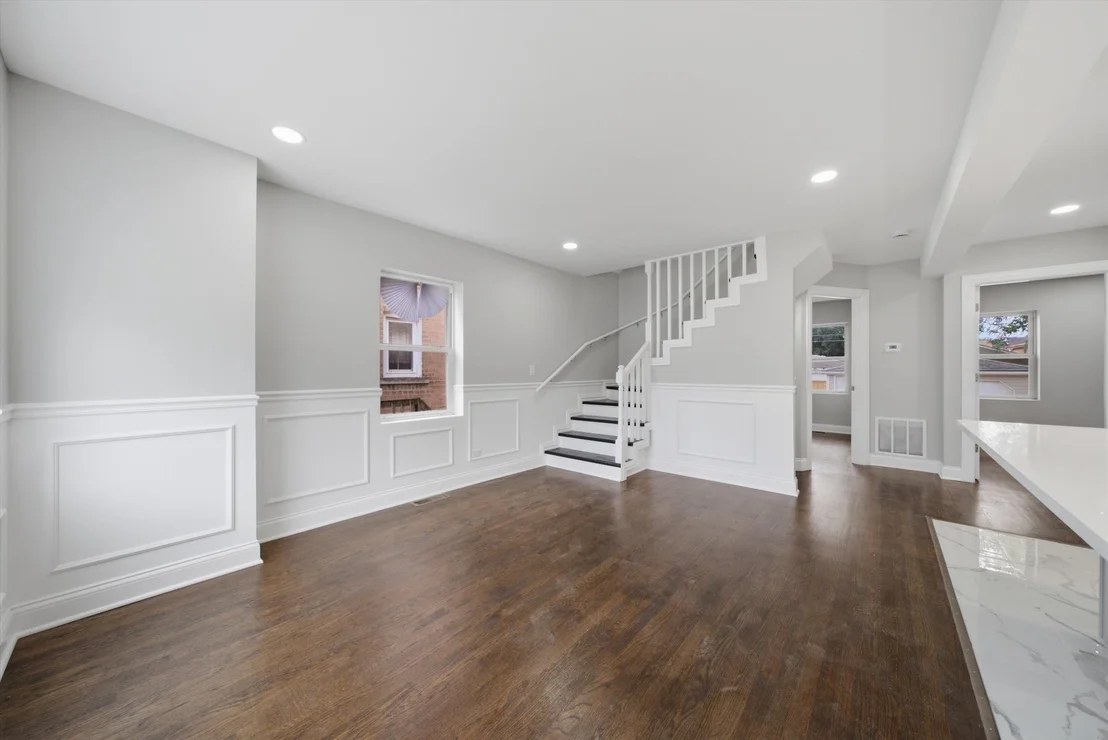 Photo of 433 W 100TH Street