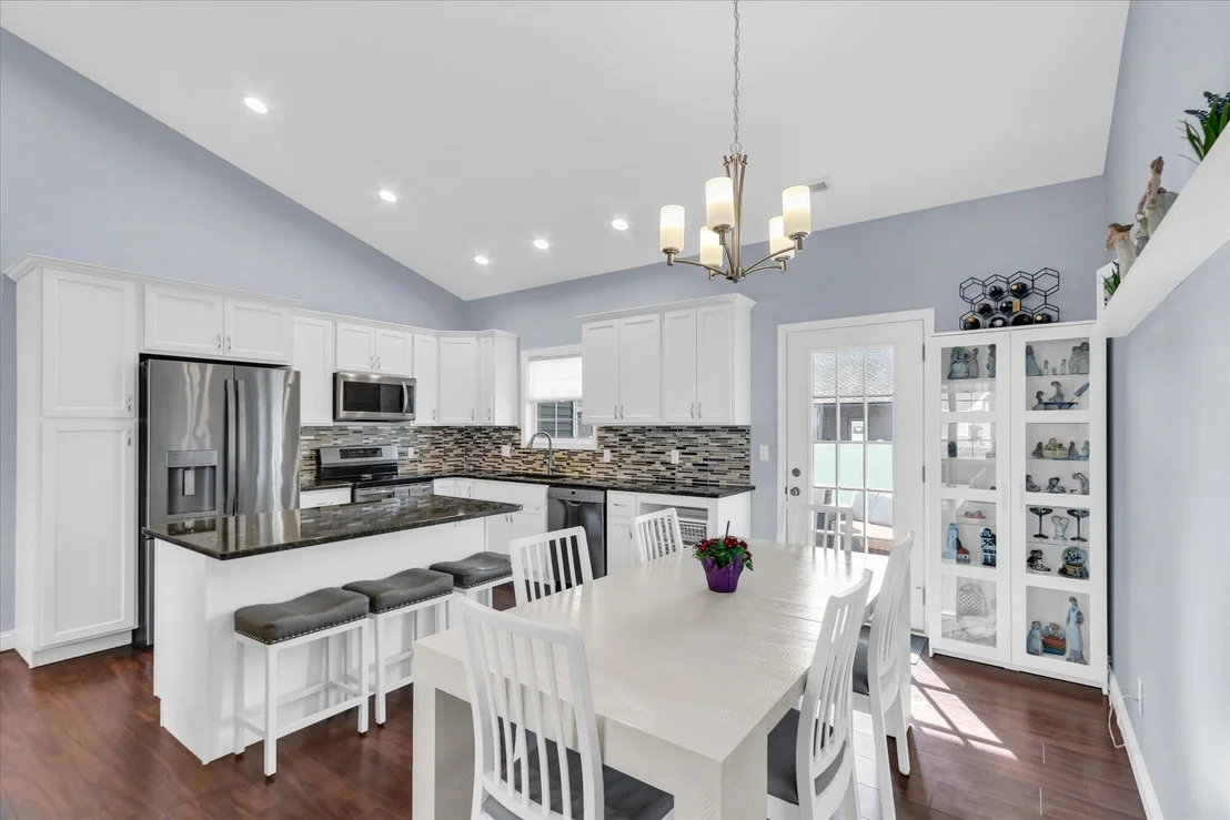 Photo of 1611 E Vernon Drive