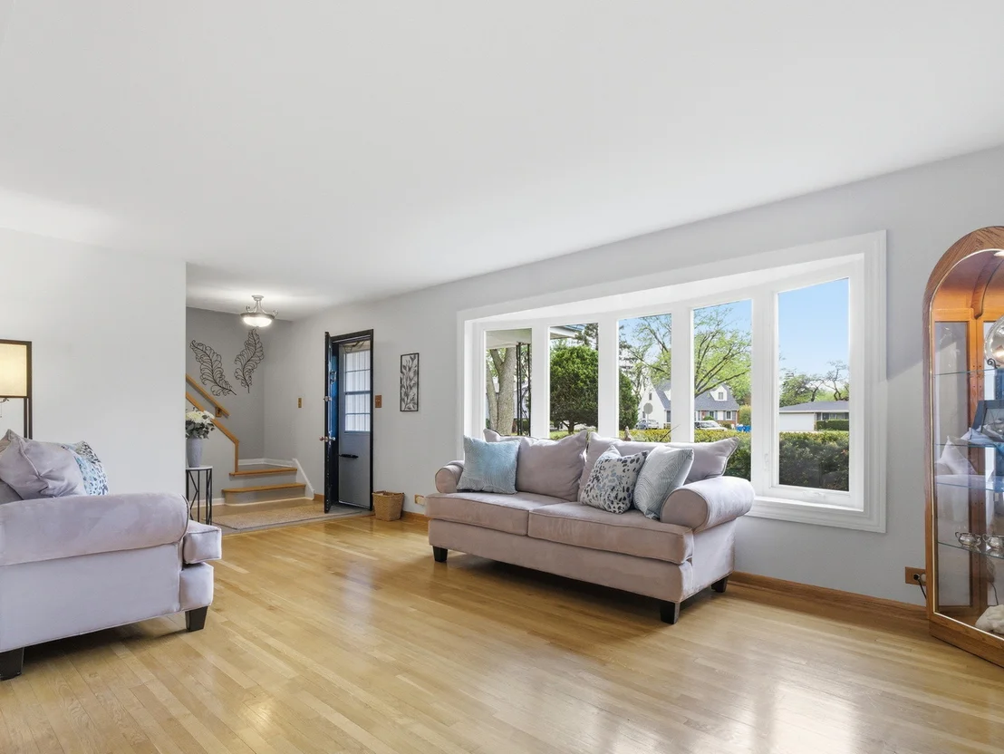Photo of 237 N Pioneer Drive