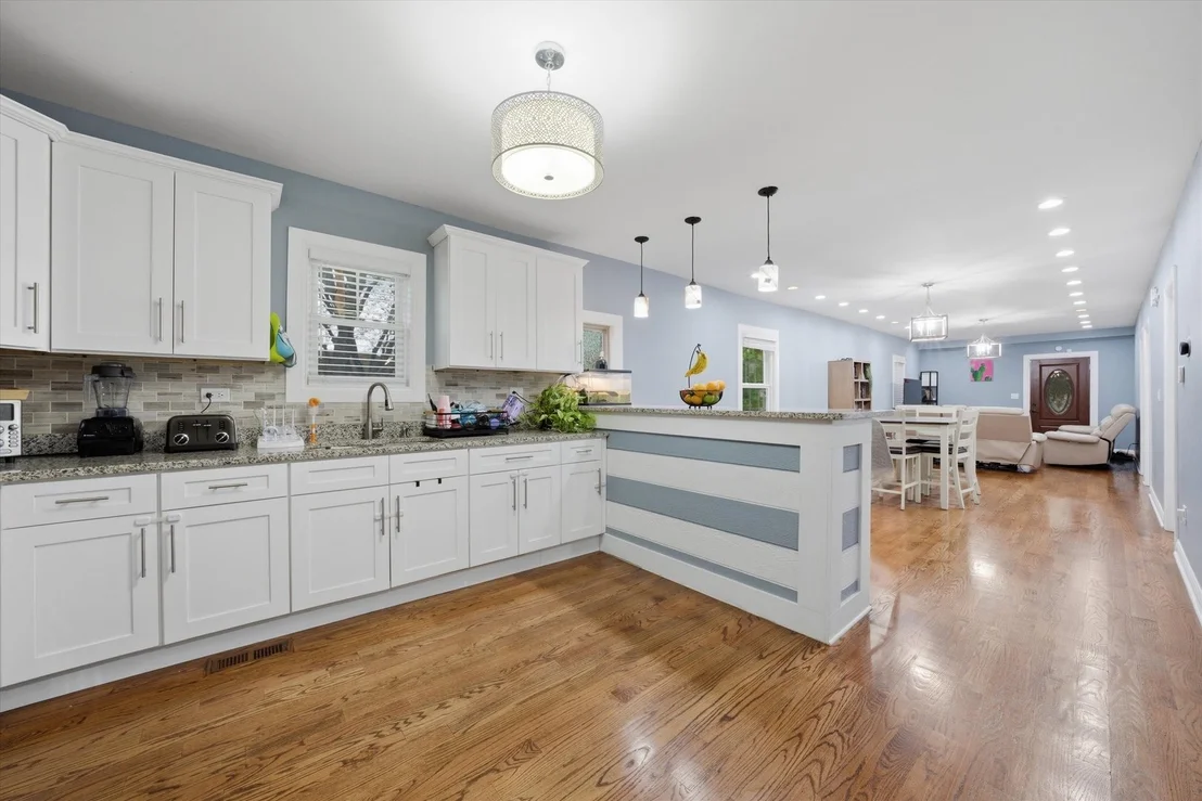 Photo of 1053 W 104th Place