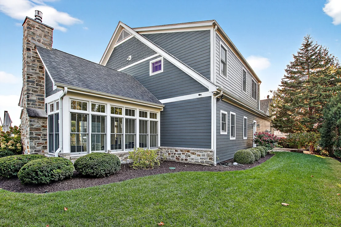 Photo of 827 Edgewater Parkway
