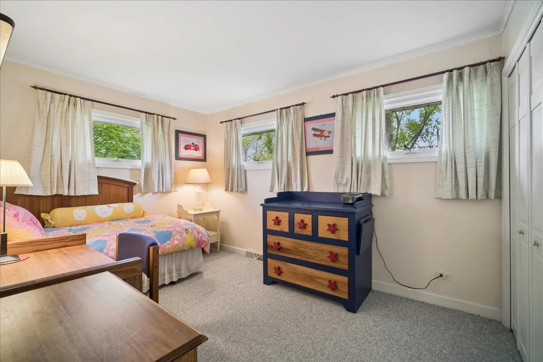 Photo of 1112 Whitfield Road