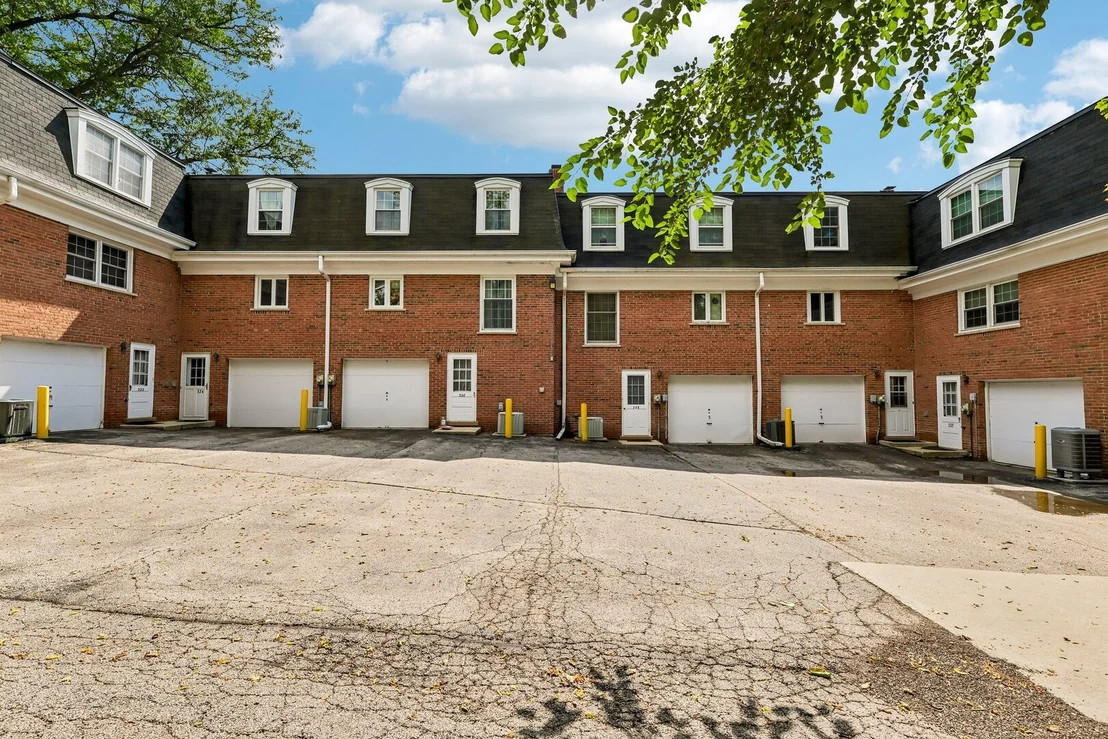 Photo of 328 Eastern Avenue