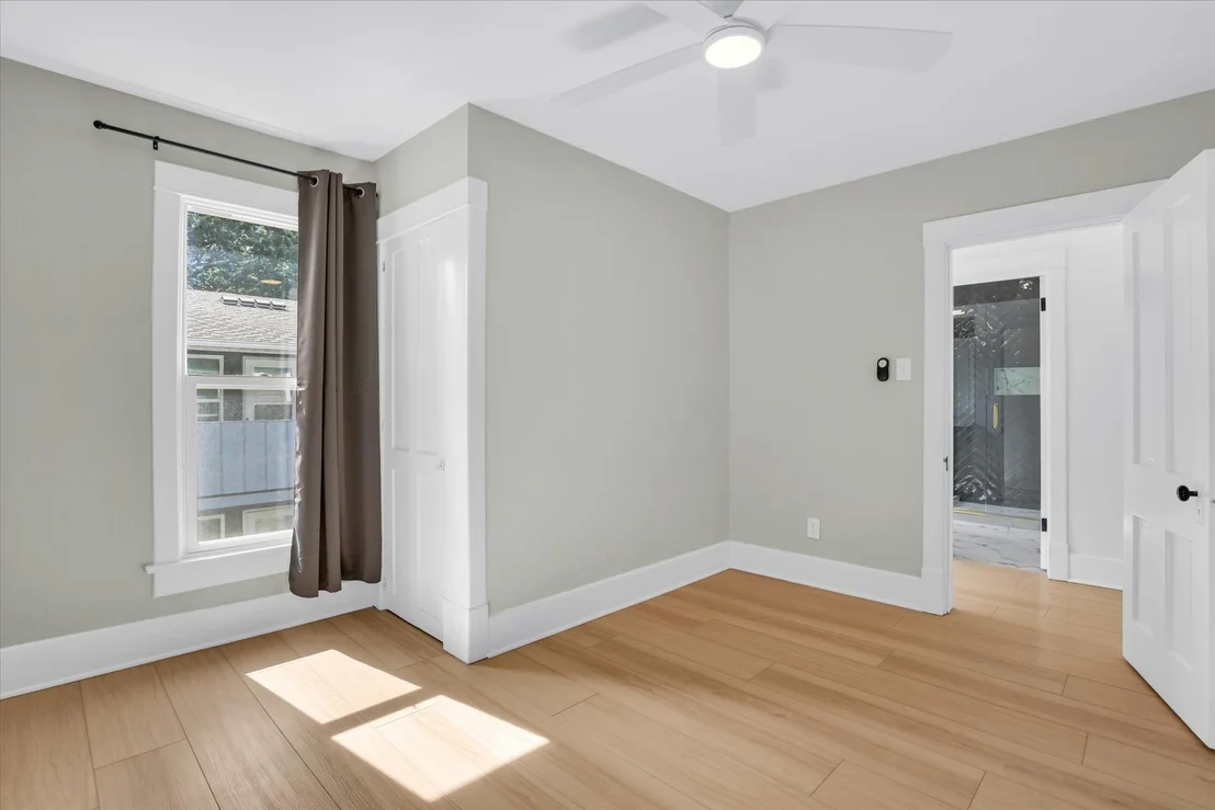 Photo of 604 W Healey Street