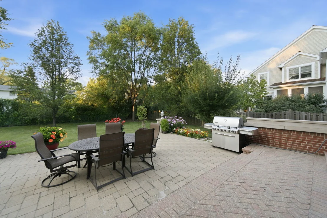 Photo of 3340 Lakeside Avenue
