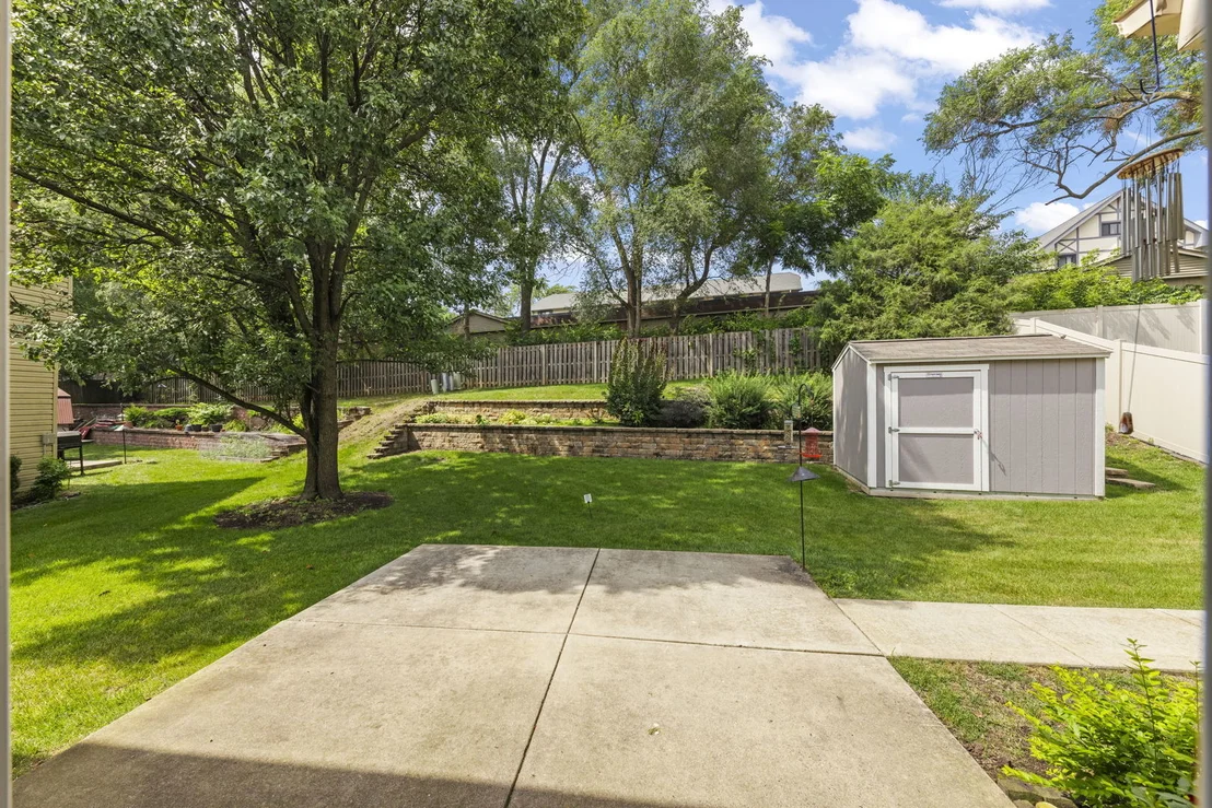 Photo of 882 Aspen Drive