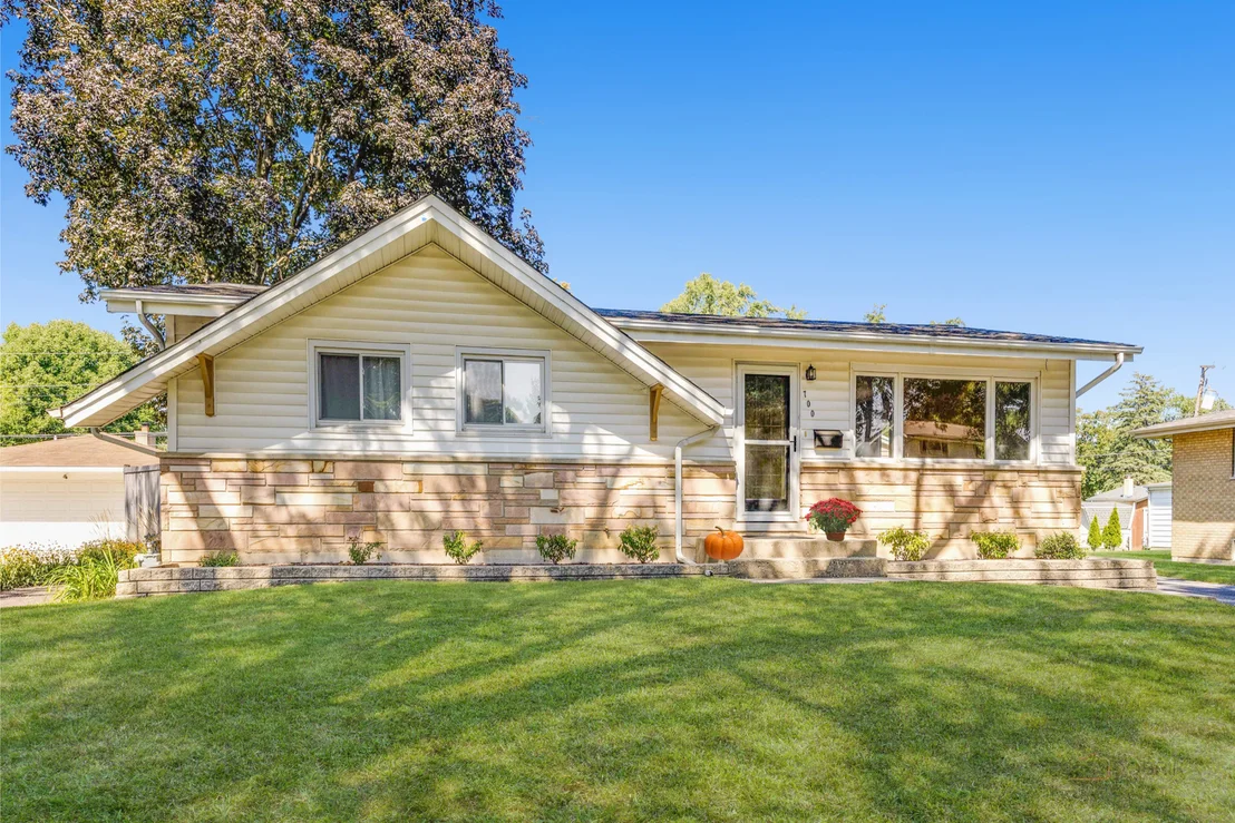 Photo of 700 Elderberry Lane