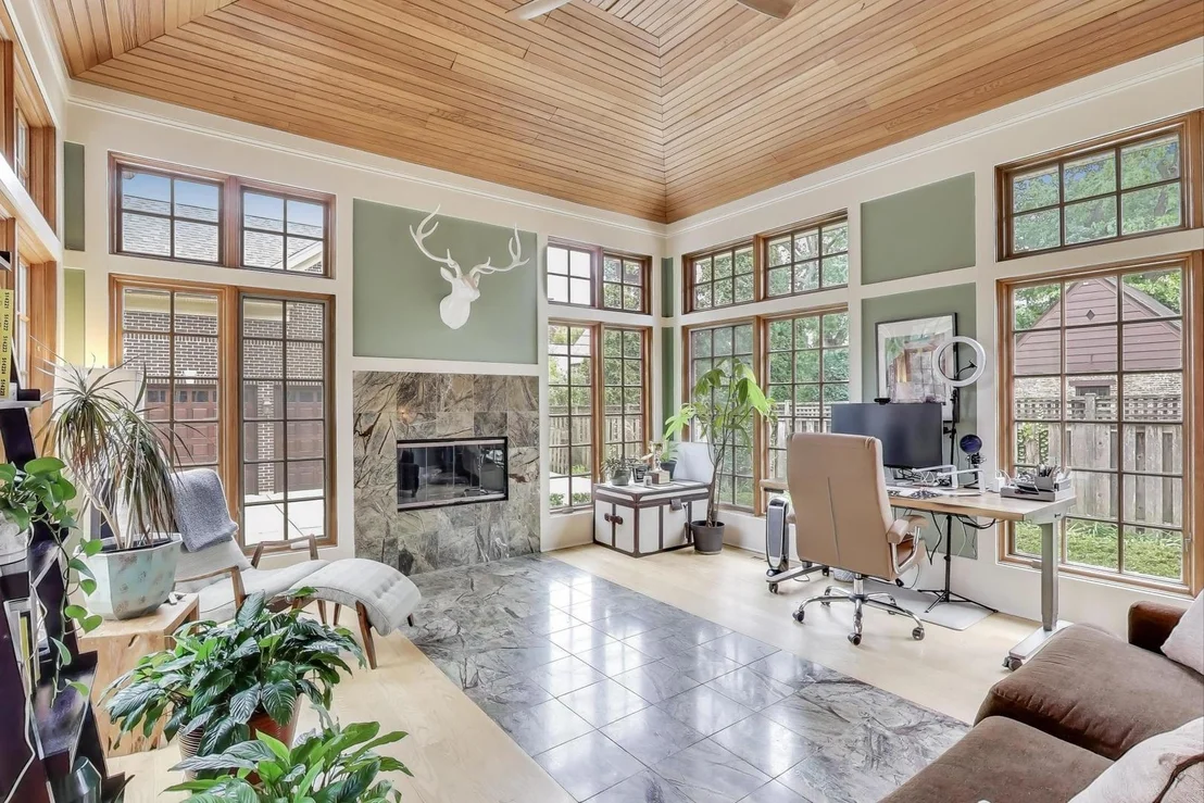 Photo of 547 JACKSON Avenue