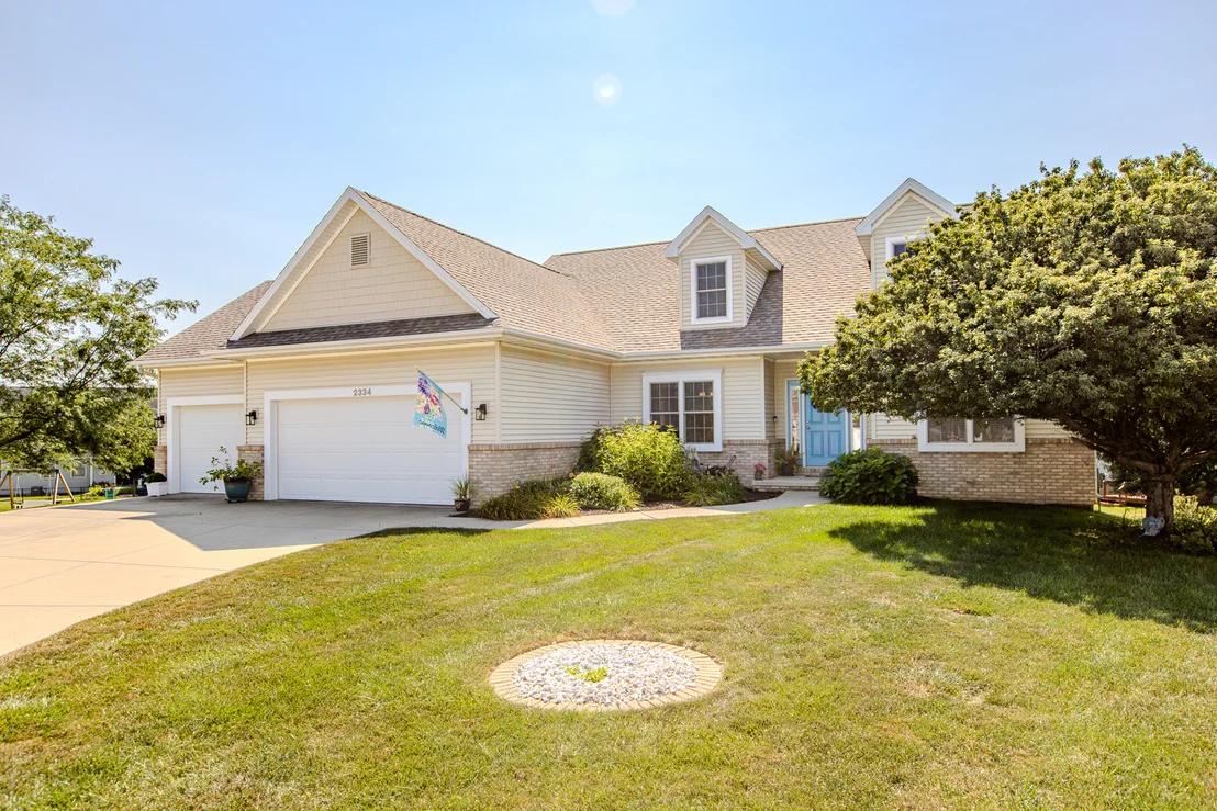 Photo of 2334 CASCADE Court