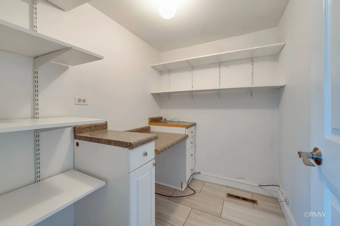 Photo of 1233 N Hickory Trail