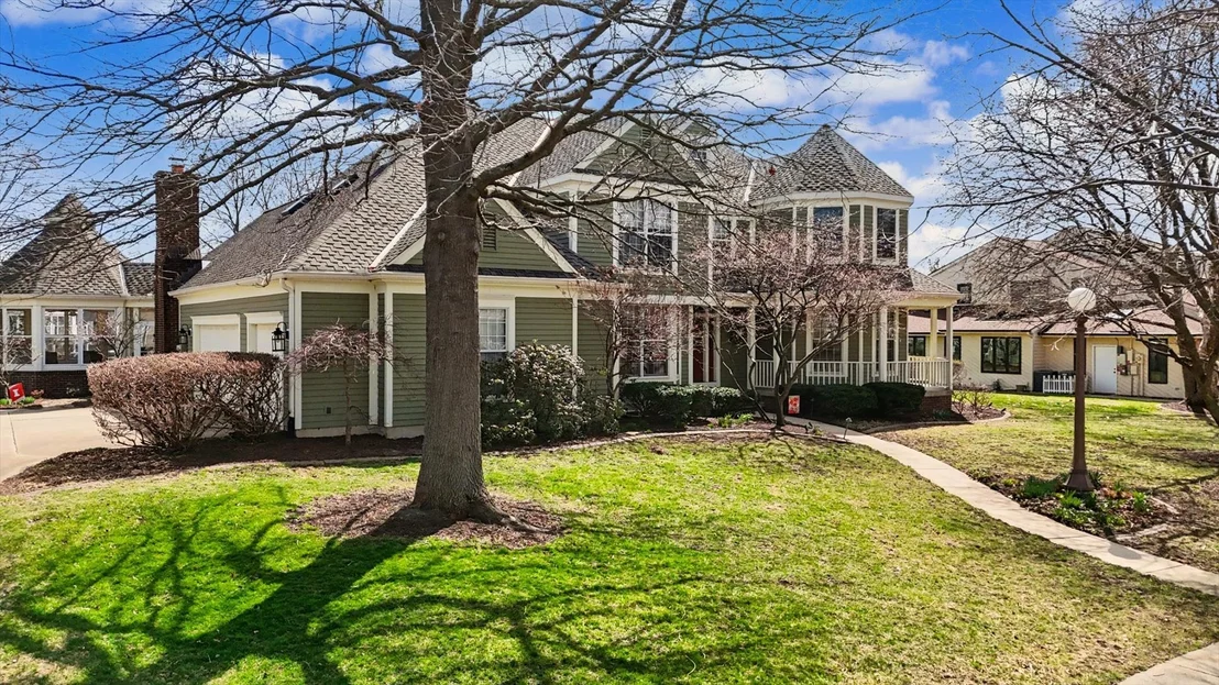 Photo of 2204 Edgewater Place