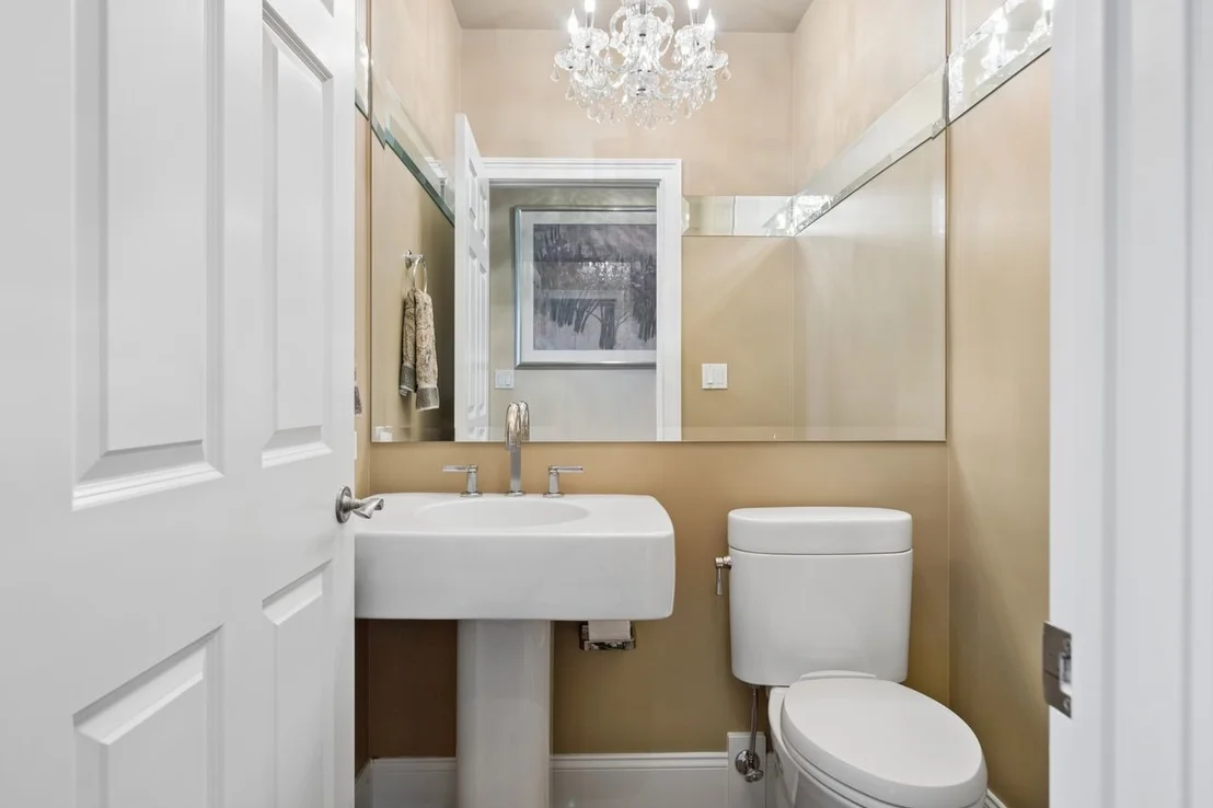 Photo of 1029 Ridgeview Drive