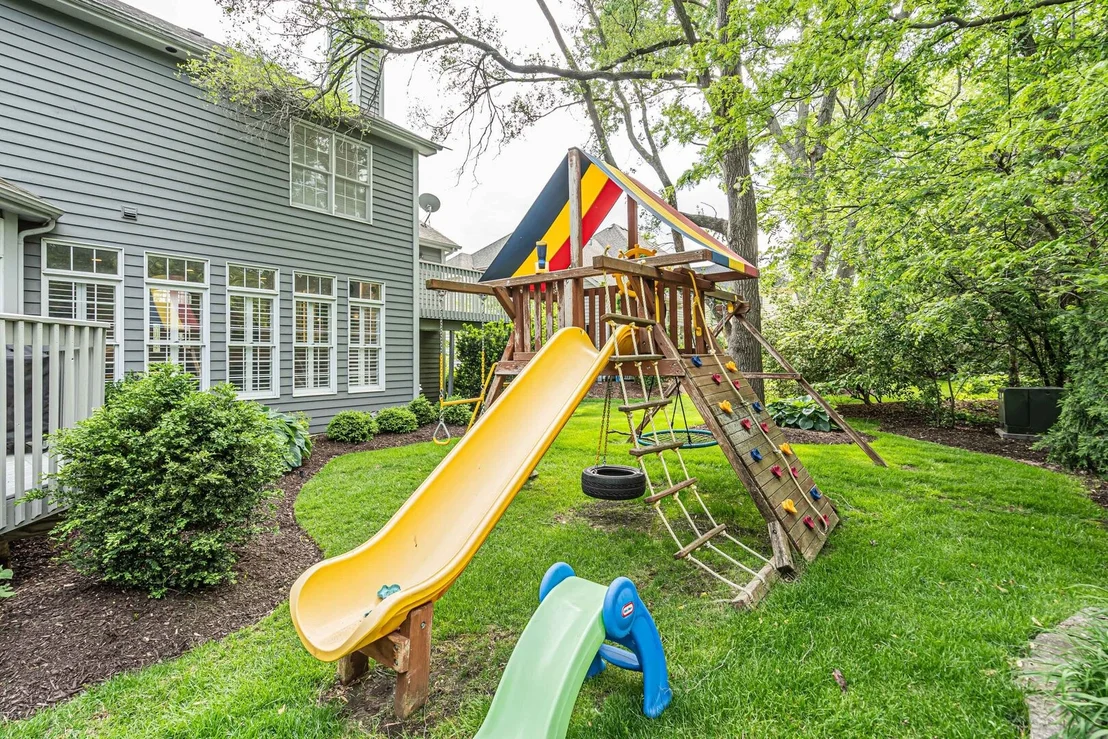Photo of 1315 Dunrobin Road