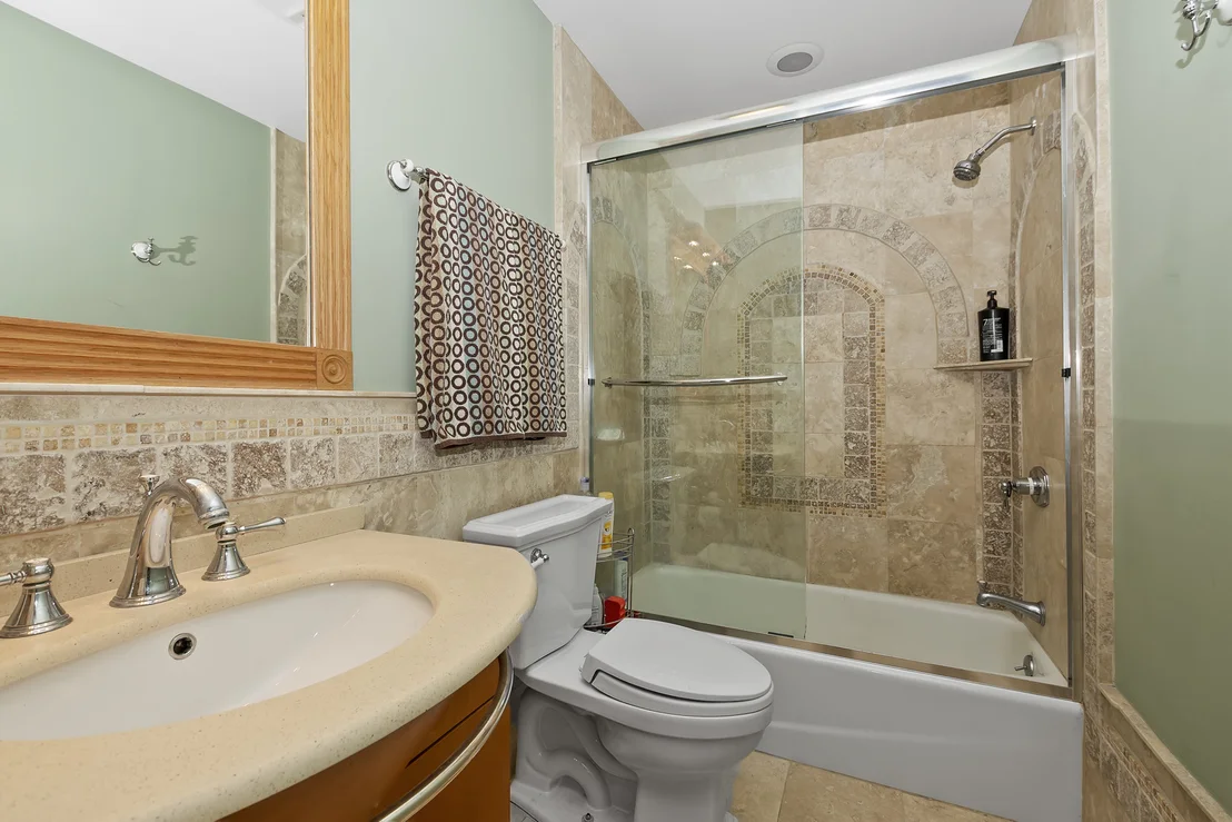 Photo of 2319 Douglas Avenue