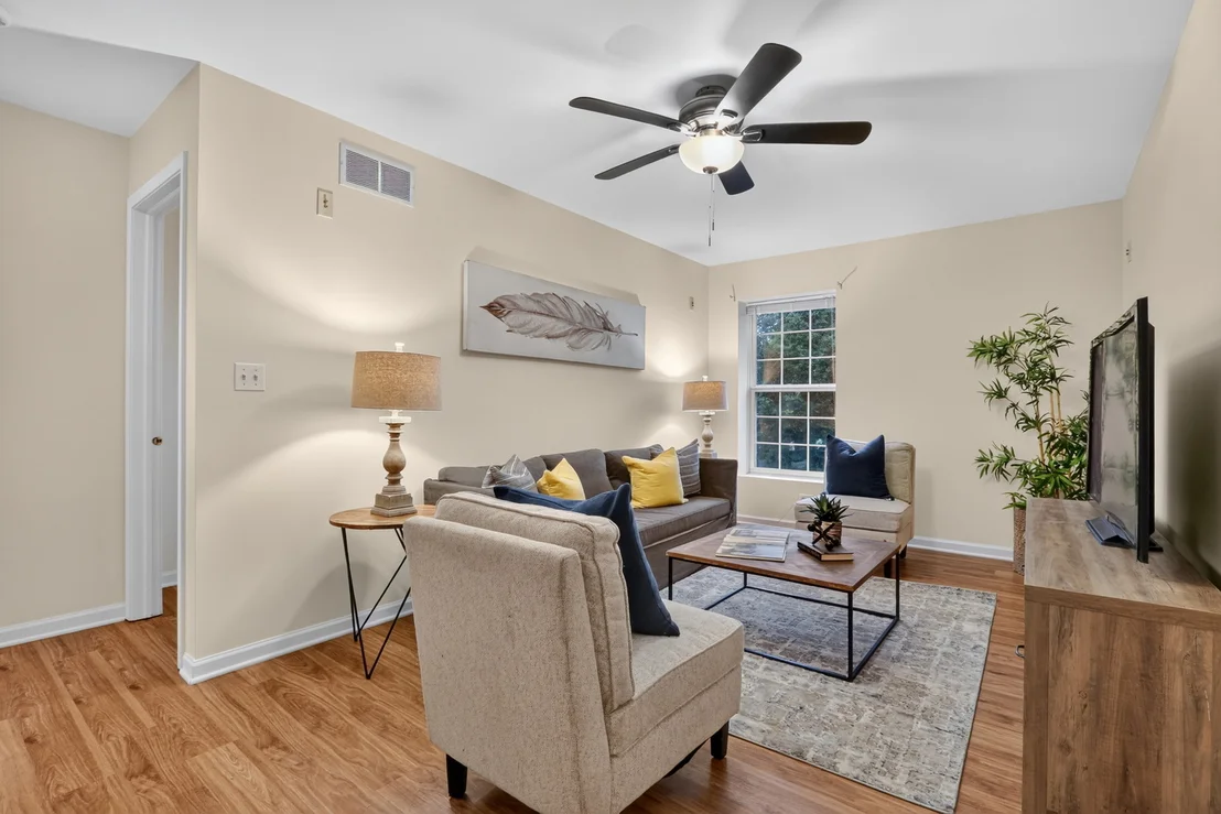 Photo of 2835 Waterfront Avenue