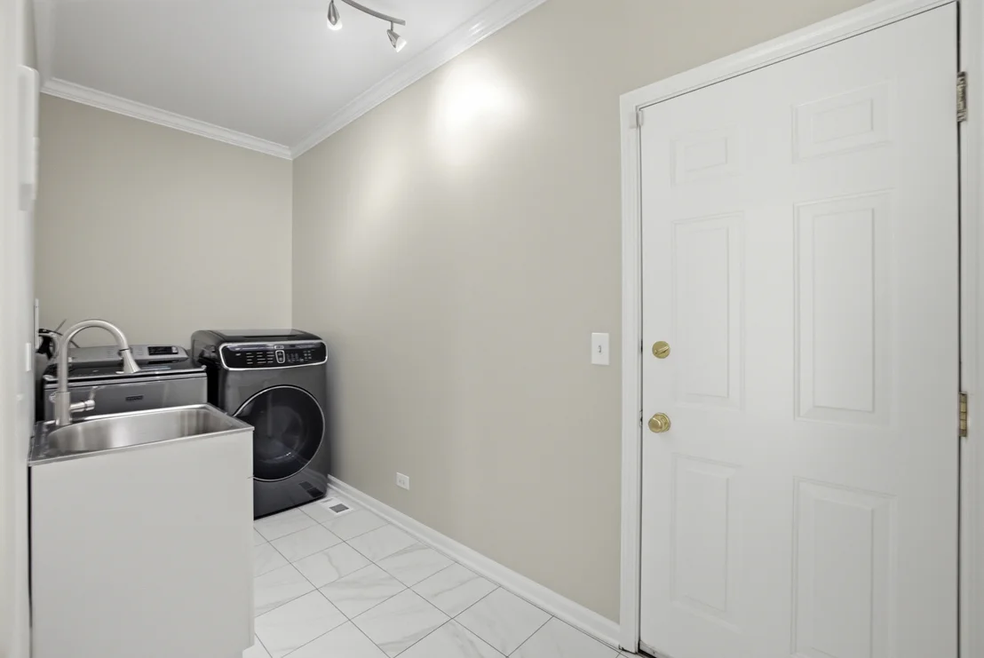 Photo of 1347 Hunter Drive