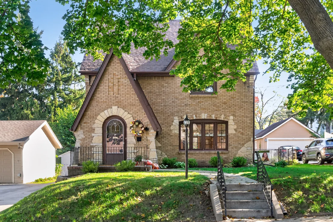 Photo of 623 Robert Avenue