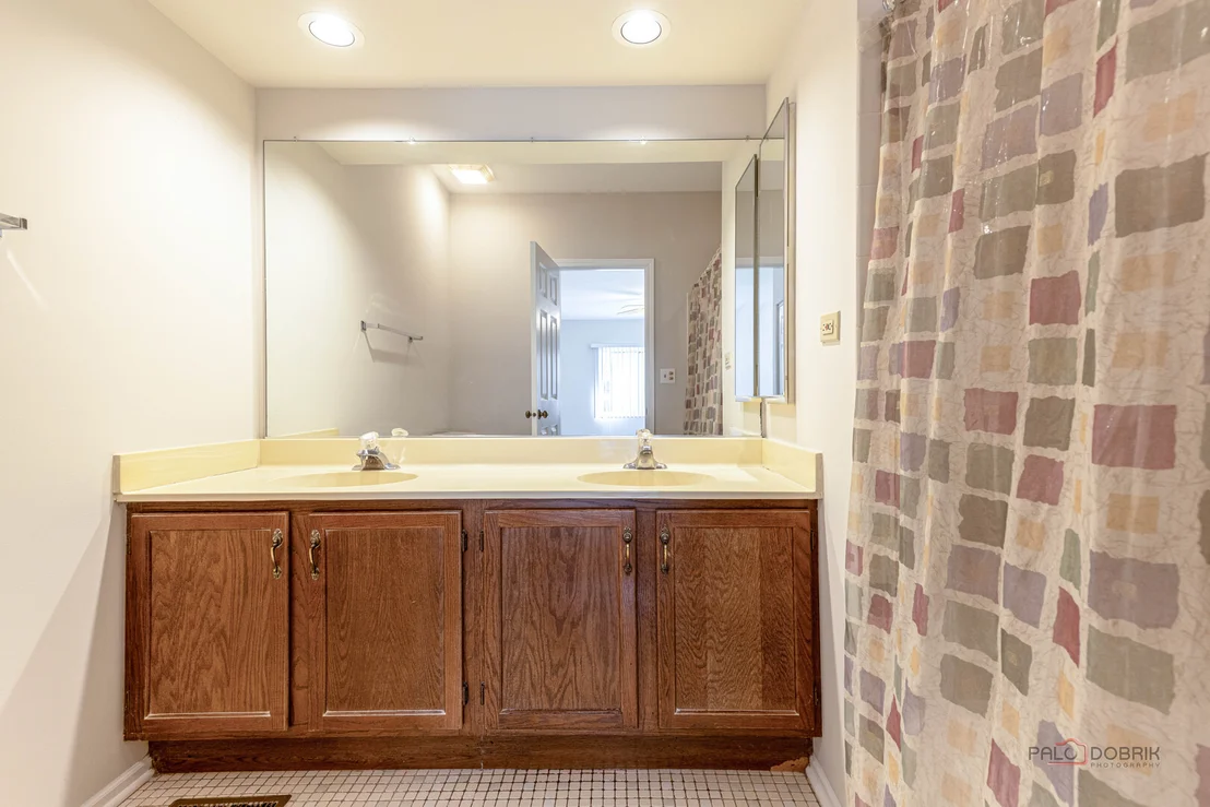 Photo of 1090 Pine Tree Circle N