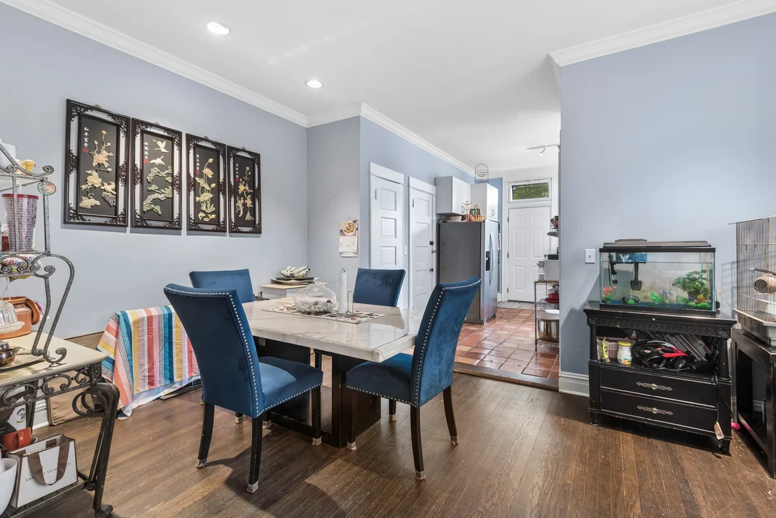 Photo of 1329 W Pratt Boulevard