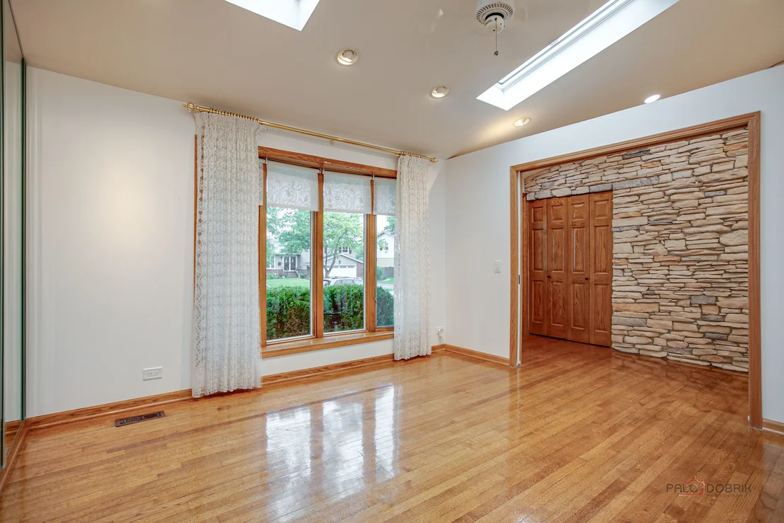 Photo of 605 N Windsor Drive